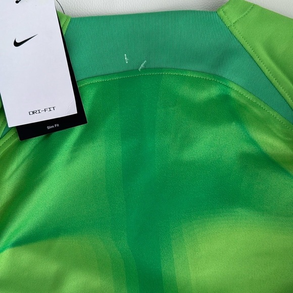 NWT. Nike Women’s Dri-Fit, Slim Fit Top. Color: Green. Size: Medium. - Picture 3 of 7